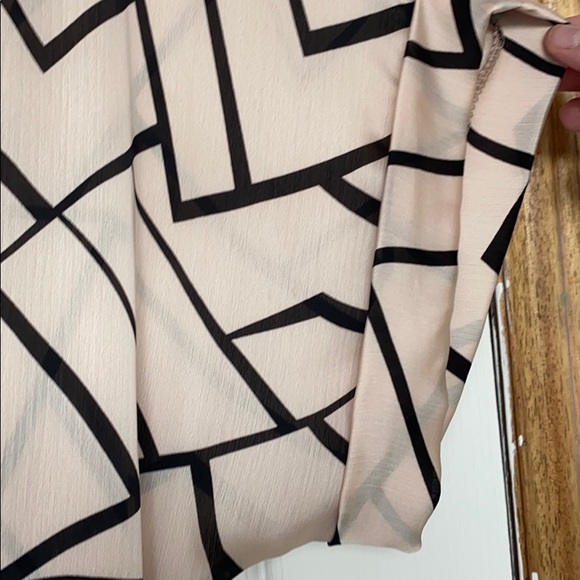 Nude Geometric Pattern Tunic - Picture 3 of 3